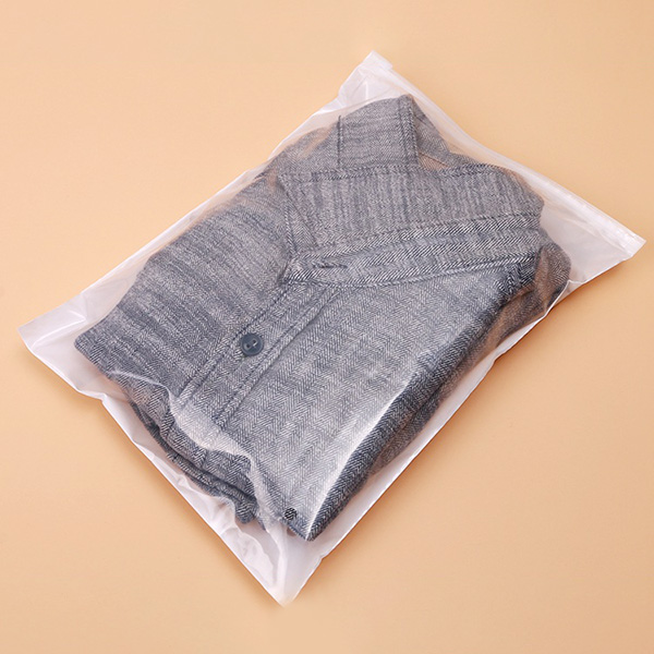 cpe服装拉链袋定做-[广顺塑胶]产品外包装设计定制厂家-东莞市广顺塑
